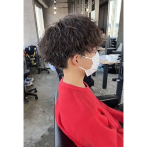 メンズヘア整形スパイラルパーマ波巻きツイストメンズパーマ髪型 - メンズヘア整形サロン GOALD 名古屋 栄【メンズヘアセイケイサロン ゴールド ナゴヤサカエ】掲載中