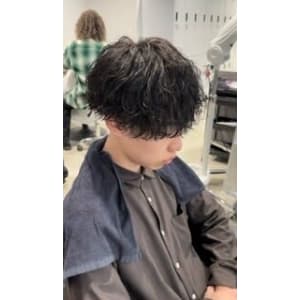 メンズヘア整形スパイラルパーマ波巻きツイストメンズパーマ髪型 - メンズヘア整形サロン GOALD 名古屋 栄【メンズヘアセイケイサロン ゴールド ナゴヤサカエ】掲載中