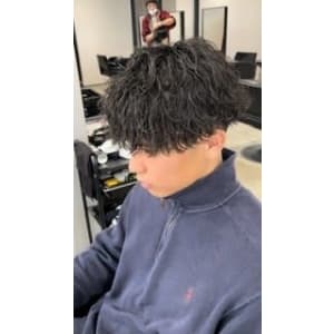 メンズヘア整形スパイラルパーマ波巻きツイストメンズパーマ髪型 - メンズヘア整形サロン GOALD 名古屋 栄【メンズヘアセイケイサロン ゴールド ナゴヤサカエ】掲載中