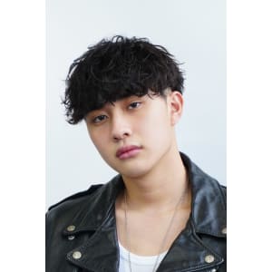 メンズヘア整形スパイラルパーマ波巻きツイストメンズパーマ髪型 - メンズヘア整形サロン GOALD 名古屋 栄【メンズヘアセイケイサロン ゴールド ナゴヤサカエ】掲載中