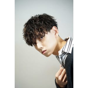 メンズヘア整形スパイラルパーマ波巻きツイストメンズパーマ髪型 - メンズヘア整形サロン GOALD 名古屋 栄【メンズヘアセイケイサロン ゴールド ナゴヤサカエ】掲載中