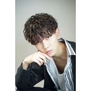 メンズヘア整形スパイラルパーマ波巻きツイストメンズパーマ髪型 - メンズヘア整形サロン GOALD 名古屋 栄【メンズヘアセイケイサロン ゴールド ナゴヤサカエ】掲載中