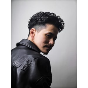 メンズヘア整形スパイラルパーマ波巻きツイストメンズパーマ髪型 - メンズヘア整形サロン GOALD 名古屋 栄【メンズヘアセイケイサロン ゴールド ナゴヤサカエ】掲載中