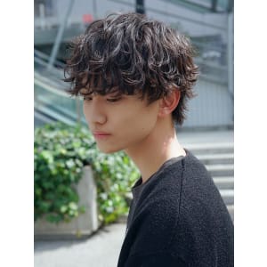 メンズヘア整形スパイラルパーマ波巻きツイストメンズパーマ髪型 - メンズヘア整形サロン GOALD 名古屋 栄【メンズヘアセイケイサロン ゴールド ナゴヤサカエ】掲載中