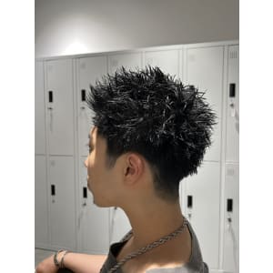 メンズヘア整形スパイラルパーマ波巻きツイストメンズパーマ髪型 - メンズヘア整形サロン GOALD 名古屋 栄【メンズヘアセイケイサロン ゴールド ナゴヤサカエ】掲載中