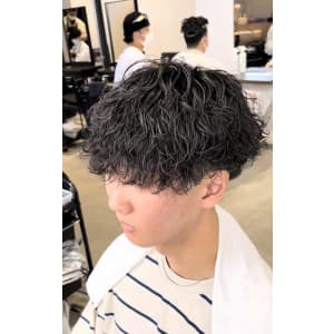 メンズヘア整形スパイラルパーマ波巻きツイストメンズパーマ髪型