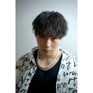 メンズヘア整形スパイラルパーマ波巻きツイストメンズパーマ髪型