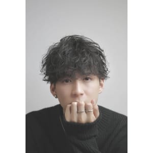 メンズヘア整形スパイラルパーマ波巻きツイストメンズパーマ髪型
