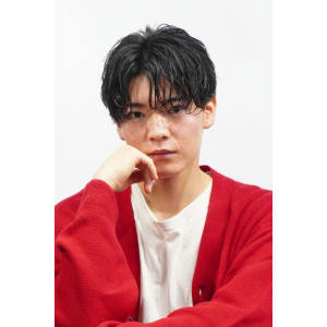メンズヘア整形スパイラルパーマ波巻きツイストメンズパーマ髪型