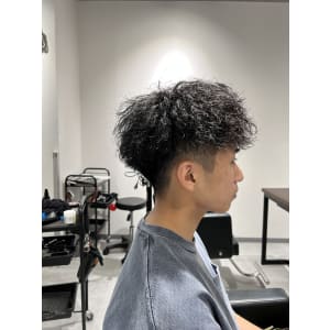 メンズヘア整形スパイラルパーマ波巻きツイストメンズパーマ髪型