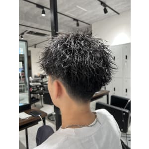 メンズヘア整形スパイラルパーマ波巻きツイストメンズパーマ髪型