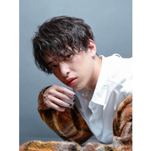 メンズヘア整形スパイラルパーマ波巻きツイストメンズパーマ髪型