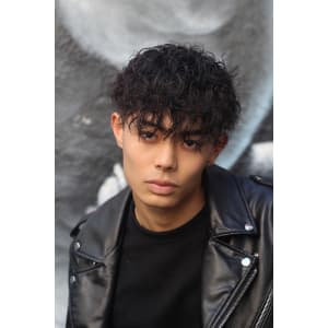 メンズヘア整形スパイラルパーマ波巻きツイストメンズパーマ髪型