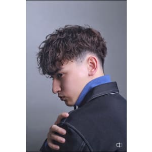 メンズヘア整形スパイラルパーマ波巻きツイストメンズパーマ髪型