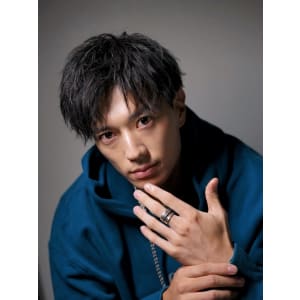 メンズヘア整形スパイラルパーマ波巻きツイストメンズパーマ髪型