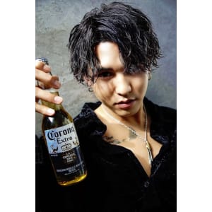 メンズヘア整形スパイラルパーマ波巻きツイストメンズパーマ髪型