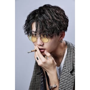 メンズヘア整形スパイラルパーマ波巻きツイストメンズパーマ髪型