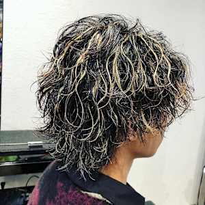 メンズヘア整形スパイラルパーマ波巻きツイストメンズパーマ髪型
