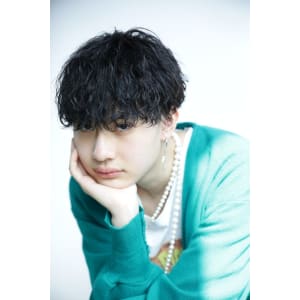 メンズヘア整形スパイラルパーマ波巻きツイストメンズパーマ髪型