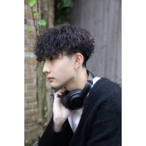 メンズヘア整形スパイラルパーマ波巻きツイストメンズパーマ髪型