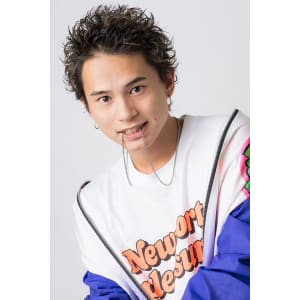 メンズヘア整形スパイラルパーマ波巻きツイストメンズパーマ髪型