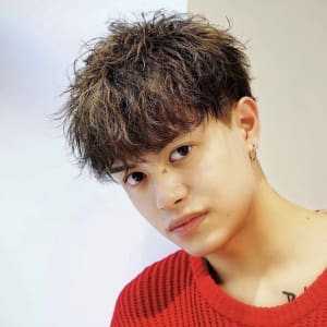 メンズヘア整形スパイラルパーマ波巻きツイストメンズパーマ髪型