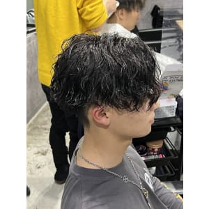 メンズヘア整形スパイラルパーマ波巻きツイストメンズパーマ髪型