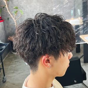 メンズヘア整形スパイラルパーマ波巻きツイストメンズパーマ髪型