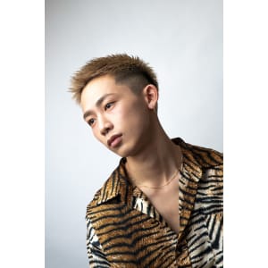 メンズヘア整形スパイラルパーマ波巻きツイストメンズパーマ髪型