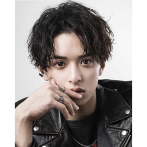 メンズヘア整形スパイラルパーマ波巻きツイストメンズパーマ髪型