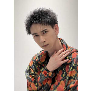 メンズヘア整形スパイラルパーマ波巻きツイストメンズパーマ髪型