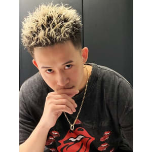 メンズヘア整形スパイラルパーマ波巻きツイストメンズパーマ髪型