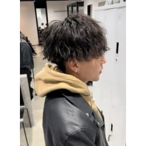 メンズヘア整形スパイラルパーマ波巻きツイストメンズパーマ髪型