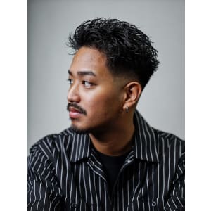 メンズヘア整形スパイラルパーマ波巻きツイストメンズパーマ髪型