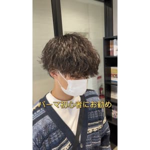 メンズヘア整形スパイラルパーマ波巻きツイストメンズパーマ髪型