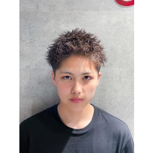 メンズヘア整形スパイラルパーマ波巻きツイストメンズパーマ髪型 - メンズサロン GOALD 名古屋名駅【メンズサロン ゴールド ナゴヤメイエキ】掲載中