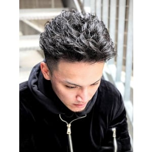 アップバング　黒髪