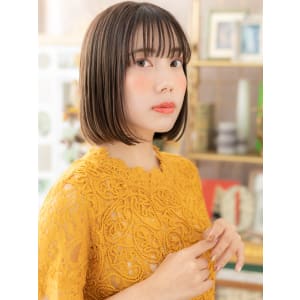 暗髪シースルーバング前下がりぱっつんボブ　ミルクチョコレート
