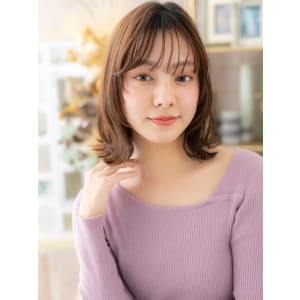 大人かわいいこっくりカラー小顔外ハネミディ　ダークアッシュ