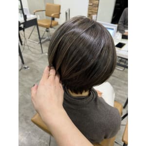 白髪ぼかしハイライトイルミナカラー池袋