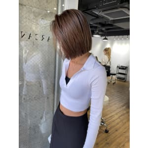 ホワイトグレージュ コンマヘア くすみブルー ダークアッシュ
