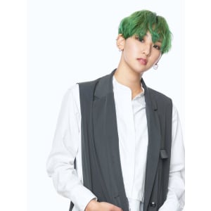 グリーンカラー×ショート - HAIR & MAKE EARTH 町田店【ヘアメイクアース マチダテン】掲載中