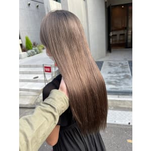 ホワイトグレージュ コンマヘア くすみブルー ダークアッシュ