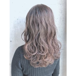 ピンクラベージュ