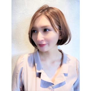 ショートボブ×前髪なし