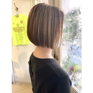 大人ガーリーこなれショートボブハイライト梅ヶ丘美容室