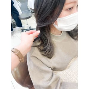 ナチュラルくすみグレーインナーカラー【横浜】w