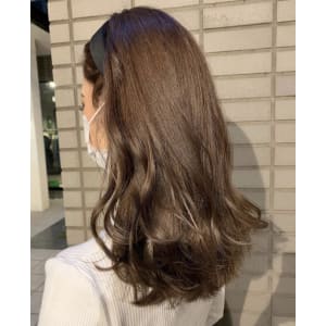 ココアベージュ