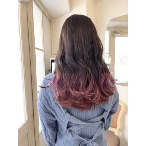 ブリーチ裾カラーショコラピンク毛先ロングヘア30代梅ヶ丘