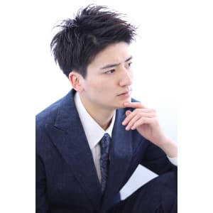 スーツ　ビジネスカジュアル　フレッシュ　かきあげバング